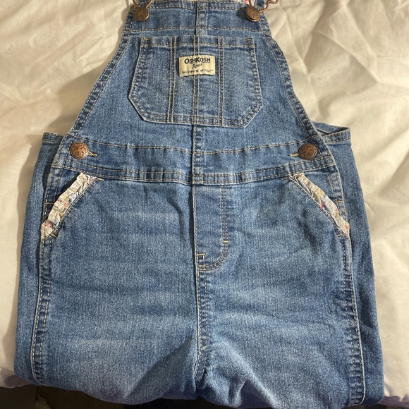 I'm selling beautiful baby clothes - Picture 2 of 3